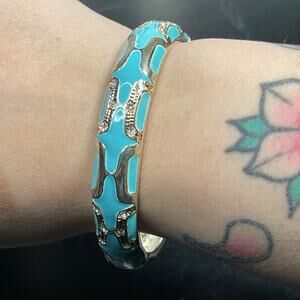 Gianni Bini Hinged Clamp Blue Enameled Cuff Bangle Bracelet Size 7.5"
